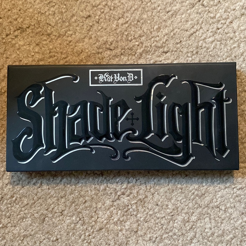 Kat Von D contour palette